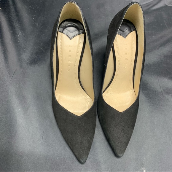 Pointed Toe V-Neck Pumps - Picture 3 of 11